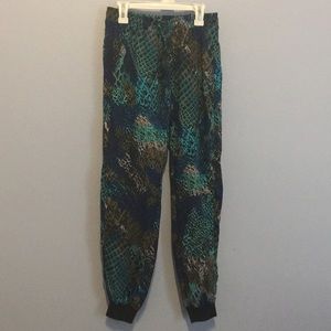 Bebe printed jogger dress pants XXS